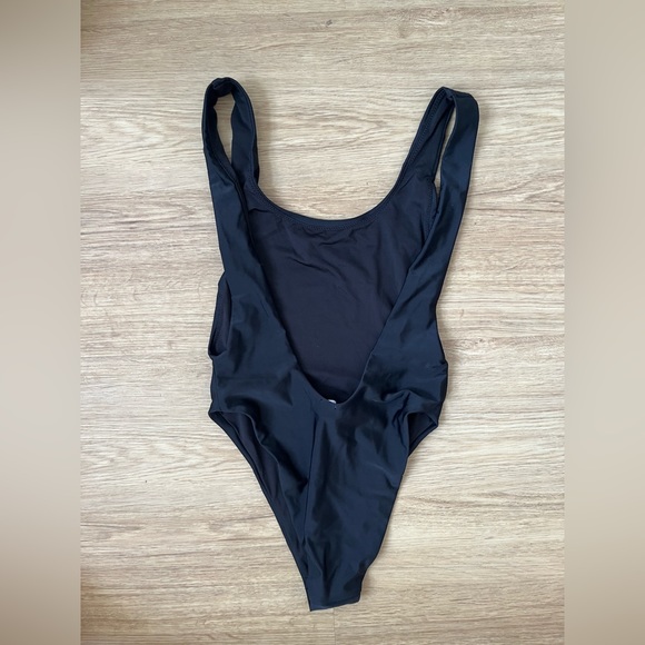 Aerie Scoopback One Piece Bathing Suit Size S - Picture 2 of 3